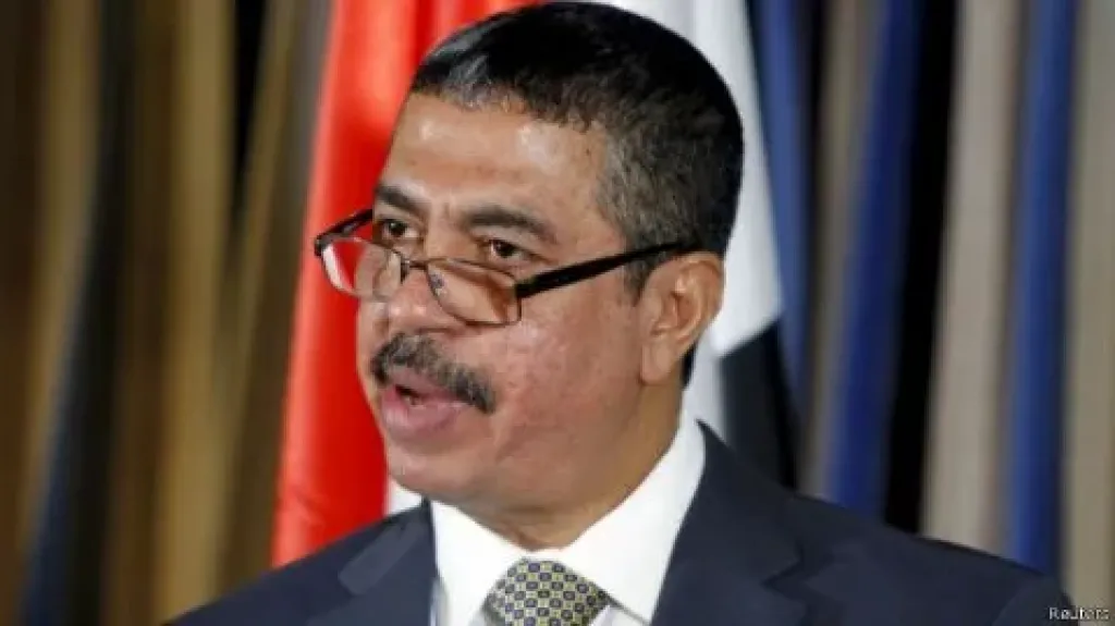 أنباء عن استقالة السفير اليمني في القاهرة “خالد بحاح” من منصبه